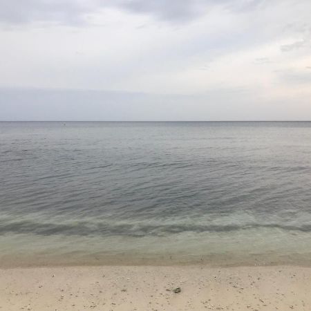 Mlb Beachfront Apartment Сикиджор Екстериор снимка